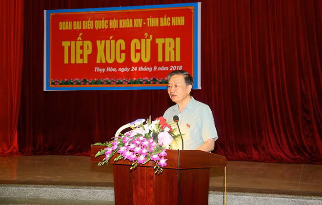 Minister To Lam speaks at the meeting Minister To Lam speaks at the meeting
