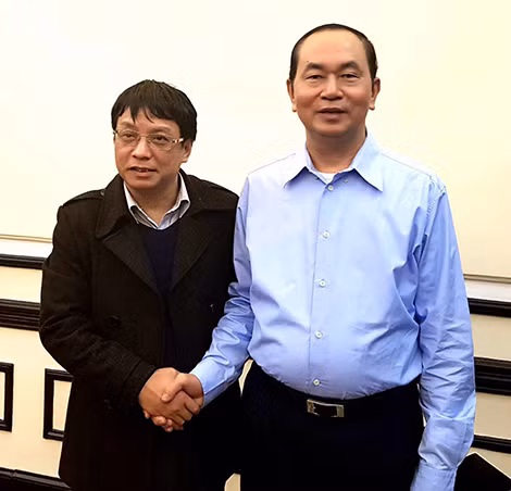 Senior Colonel Pham Khai in a photo with President Tran Dai Quang Senior Colonel Pham Khai in a photo with President Tran Dai Quang