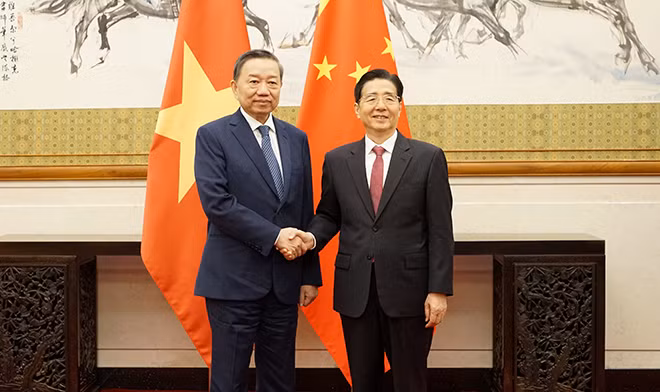 Minister To Lam and Chinese Secretary of the Communist Party of China Central Committee’s Commission of Political and Legal Affairs Guo Shengkun. Minister To Lam and Chinese Secretary of the Communist Party of China Central Committee’s Commission of Political and Legal Affairs Guo Shengkun.