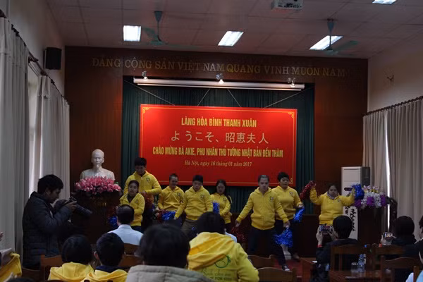 A flash-mob performance by the center’s children. A flash-mob performance by the center’s children.