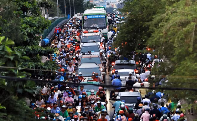 The three-day break that started on September 1 marks the country’s Independence Day (September 2). Many migrants rushed home with their families and holiday-goers left the cities for various tourist destinations.