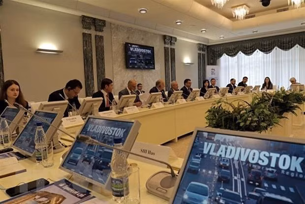 At the roundtable seminar (Photo: VNA)