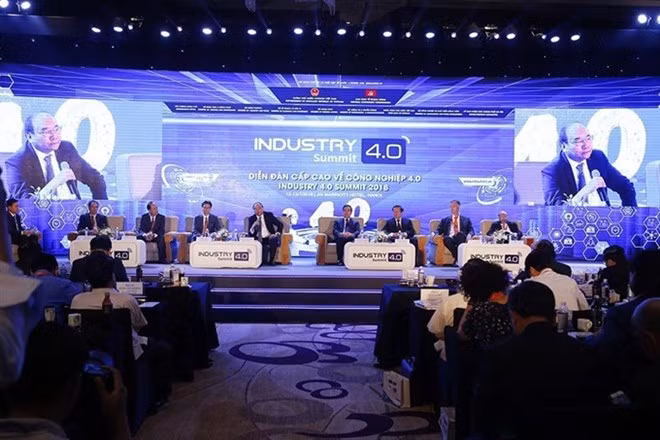 Prime Minister Nguyen Xuan Phuc speaks at the Industry 4.0 Summit and Expo 2018 held recently in Hanoi. (Photo: VNA) Prime Minister Nguyen Xuan Phuc speaks at the Industry 4.0 Summit and Expo 2018 held recently in Hanoi. (Photo: VNA)