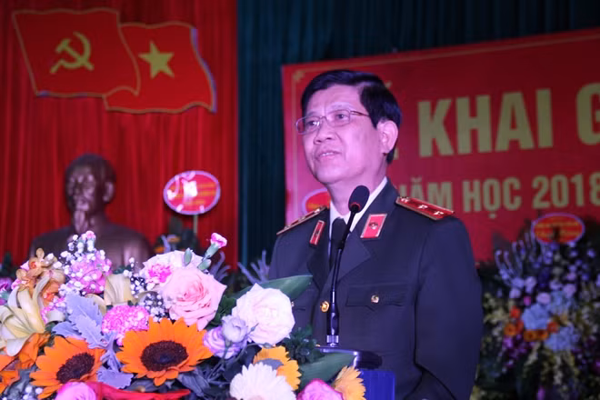 Deputy Minister Nguyen Van Son speaks at the event.