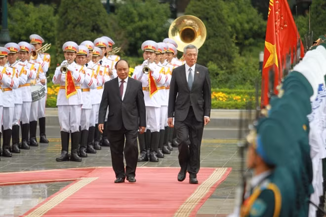 The visit by PM Lee Hsien Loong takes place at a time when the Vietnam-Singapore Strategic Partnership sees rapid and intensive developments.