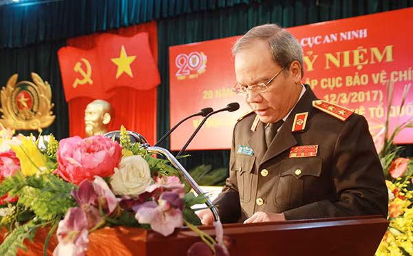 Lieutenant General Nguyen Chi Thanh, Director of G.D 1 at the ceremony