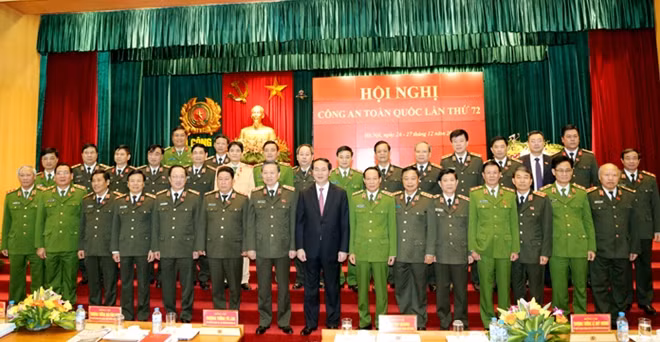 Senior participants of the Conference.