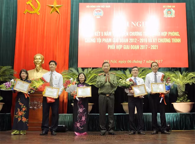 Honoring outstanding officers and individuals