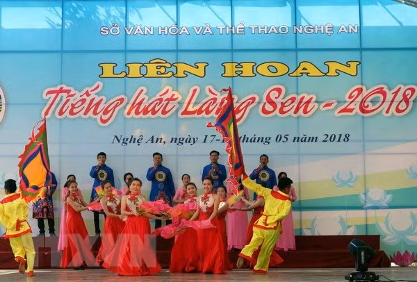 A performance at the opening ceremony of the Lang Sen Festival (Photo: VNA)