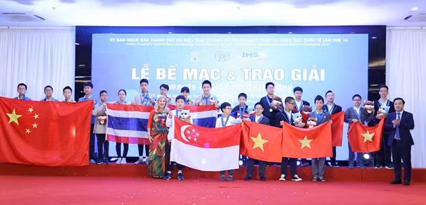 The award ceremony of the 16th International Mathematics and Science Olympiad on November 30 (Photo: VNA) The award ceremony of the 16th International Mathematics and Science Olympiad on November 30 (Photo: VNA)