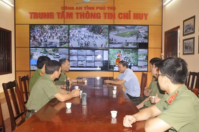 Deputy Minister Le Quy Vuong checking security preparation for Hung Kings’ Death Anniversary and Hung Kings Temple Festival 2018 Deputy Minister Le Quy Vuong checking security preparation for Hung Kings’ Death Anniversary and Hung Kings Temple Festival 2018