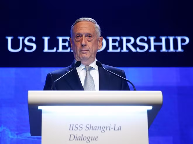 U.S. Secretary of Defence Jim Mattis speaks at the IISS Shangri-la Dialogue in Singapore June 2, 2018. REUTERS/Edgar Su