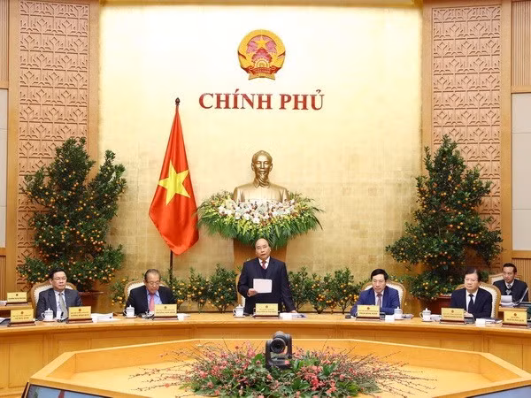 Prime Minister Nguyen Xuan Phuc speaks at the Government meeting for January on February 2