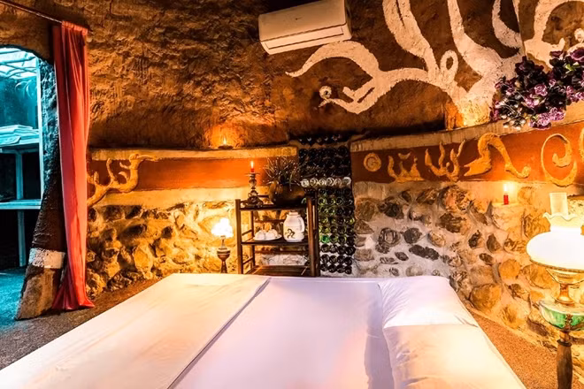 Cozy and artistic bedroom…
