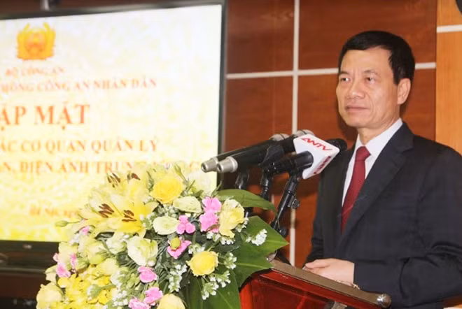 Acting Minister of Information and Communications, Nguyen Manh Hung Acting Minister of Information and Communications, Nguyen Manh Hung
