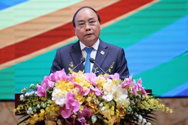 Vietnam's Prime Minister Nguyen Xuan Phuc delivers a speech at the sixth Mekong Greater Sub-Region Summit (GMS-6) in the National Convention Center (NCC) in Hanoi, Vietnam March 31, 2018. Minh Hoang/Pool via REUTERS