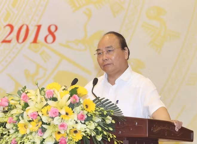 Prime Minister Nguyen Xuan Phuc addresses the meeting (Photo: VNA)