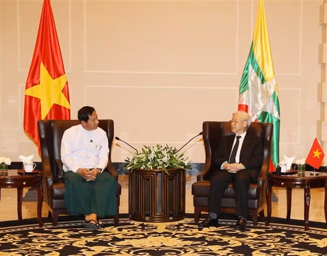 Party General Secretary Nguyen Phu Trong (R) and Chairman of Myanmar’s Union Solidarity and Development Party (USDP) Than Htay