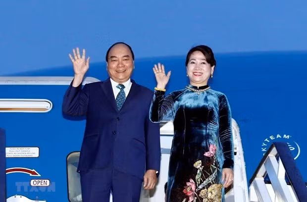 Prime Minister Nguyen Xuan Phuc and his spouse (Photo: VNA) Prime Minister Nguyen Xuan Phuc and his spouse (Photo: VNA)