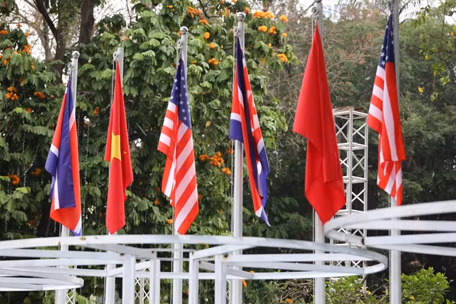 The preparation work of the summit has almost been completed by this time, according to the Ministry of Foreign Affairs and the authorities of Hanoi.