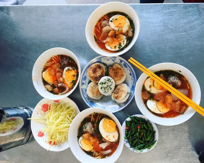 You can drive back to spend the night in Mui Ne and enjoy delicious supper with local speciality 'banh can'. You can drive back to spend the night in Mui Ne and enjoy delicious supper with local speciality 'banh can'.