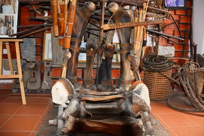 The “throne” of Elephant’s King. According to its owner, before hunts for elephants in the forest for domestication to serve people, young men from the villages had to ask Elephant’s King for permission. The King would then sit on the throne to perform several worshipping rituals.