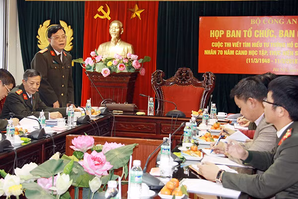 enior Colonel Nguyen Hai Trung, Vice Director of the General Department of Politics (G.D 3), Head of the Organizing Board