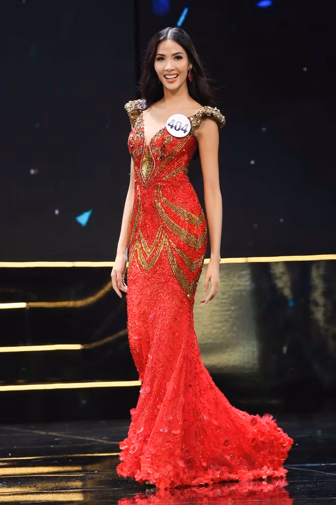 Supermodel Hoang Thuy joins the pageant and becomes an outstanding face