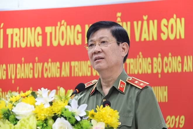 Deputy Minister Nguyen Van Son speaks at the event.