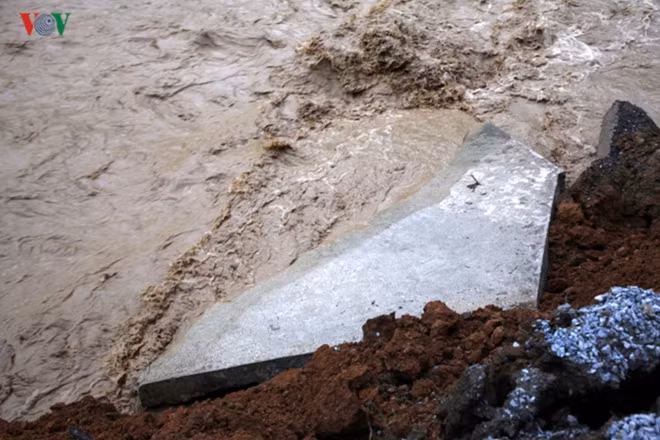 Floods also caused severe damage to a number of irrigation works throughout the locality