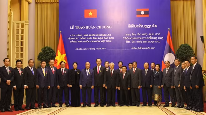 Senior Leaders of Vietnam and Laos Senior Leaders of Vietnam and Laos