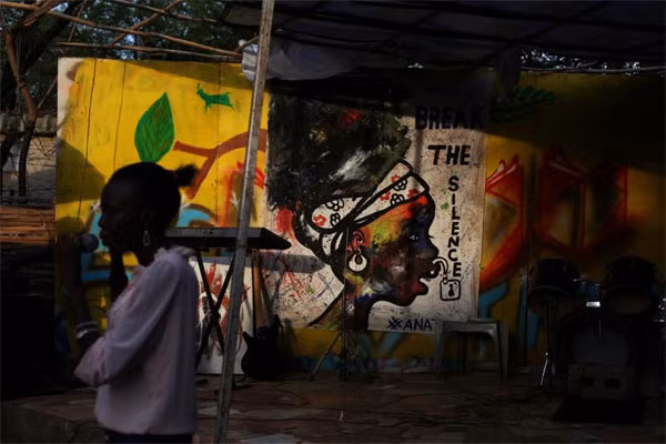 Musician Vama Joseph Zaki performs during an open mic event organised by Ana Taban at Aggrey Jaden Cultural Centre & Cinema, in Juba, South Sudan, April 23, 2017.