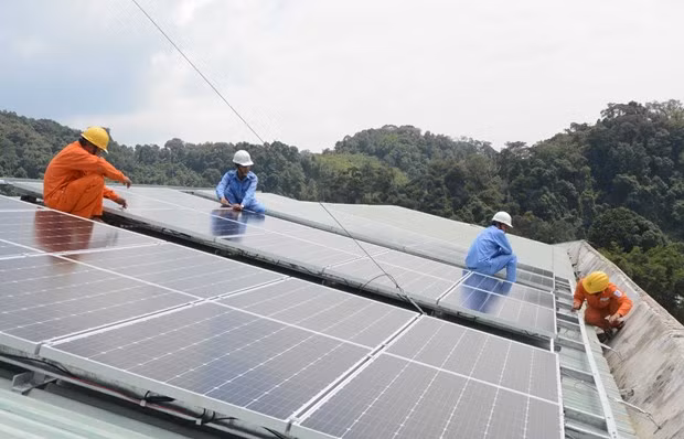 The loan by the French Development Agency will fund the Se San 4 solar power plant in the Central Highlands province of Gia Lai (Illustrative photo: VNA) The loan by the French Development Agency will fund the Se San 4 solar power plant in the Central Highlands province of Gia Lai (Illustrative photo: VNA)