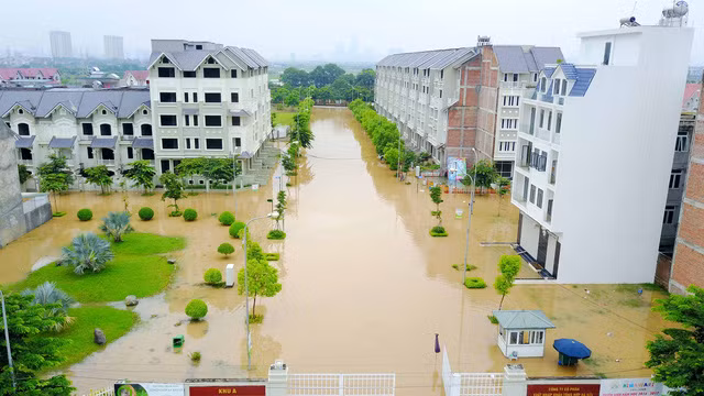 Urban areas along Le Trong Tan Street in Hoai Duc District Urban areas along Le Trong Tan Street in Hoai Duc District