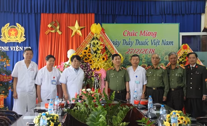 Deputy Minister Nguyen Van Son visited Hospital 199