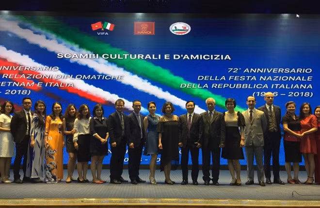 At the exchange to mark the 72nd anniversary of the National Day of Italy and the 45th anniversary of the bilateral diplomatic ties (Photo: baoquocte.vn)