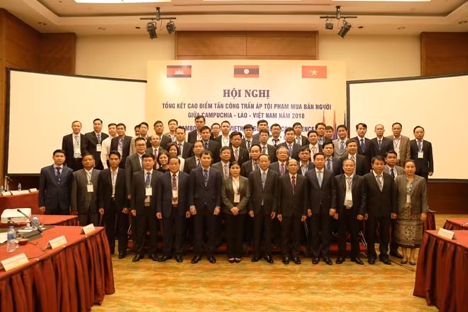 Deputy Minister Le Quy Vuong and other delegates. Deputy Minister Le Quy Vuong and other delegates.