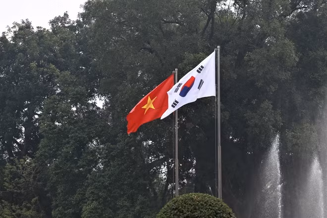 RoK President Moon Jae-in and his spouse are on a three-day State visit to Vietnam on March 22-24 at the invitation of President Tran Dai Quang.