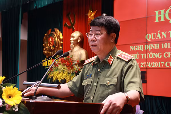 Senior Lieutenant General Bui Van Nam at the event