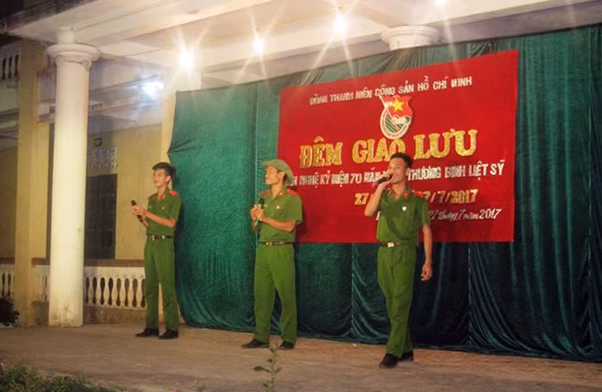 Stage performances with local people