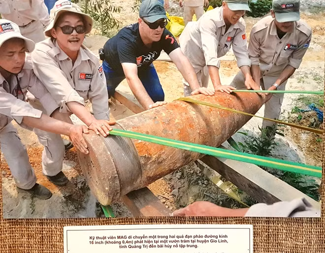 It provides visitors better understandings about the consequences of the chemical warfare caused by the US military in Vietnam, while calling for social community and international friends to join hands to support Agent Orange/dioxin victims, protect the ecological environment, and revive dead lands after the war, contributing to the country’s socio-economic development