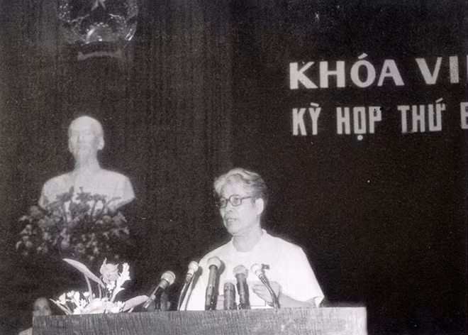 At the third session of the National Assembly, the 8th tenure, Comrade Do Muoi was elected President of the Council of Ministers on June 22, 1988.