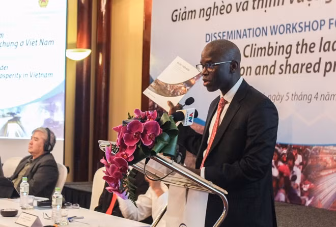Mr Ousmane Dione, World Bank Country Director for Vietnam speaking at the workshop