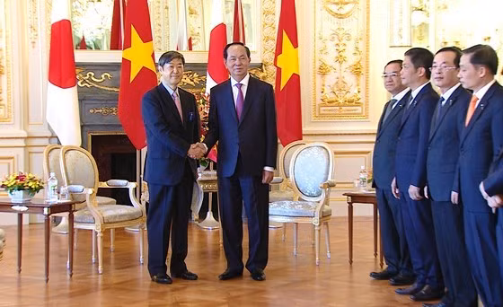 President Tran Dai Quang (R) meets JICA President Shinichi Kitaoka (Source: sggp.org.vn)