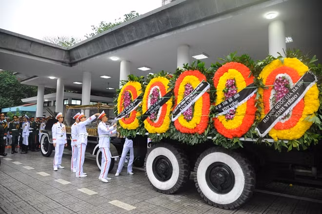 The burial ceremony will take place from 3:30pm on the same day in the President's native land in Quang Thien commune, Kim Son district, Ninh Binh province.