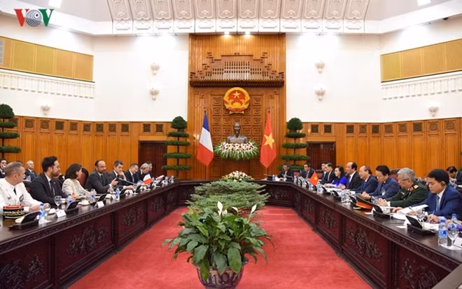 Vietnam and France set up diplomatic ties on April 12, 1973. Overcoming ups and downs in history, over the past 45 years, especially since the establishment of the strategic partnership in 2013, Vietnam-France relations have developed unceasingly.