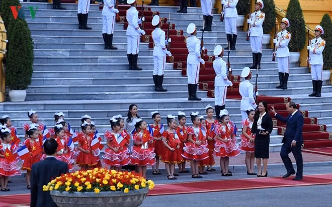French Prime Minister Edouard Philippe is on three-day official visit to Vietnam from November 2-4 at the invitation of Prime Minister Nguyen Xuan Phuc.