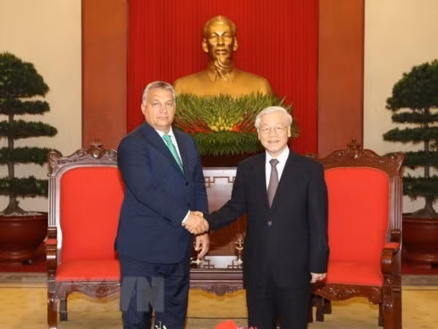 General Secretary of the Communist Party of Vietnam (CPV)’s Central Committee Nguyen Phu Trong (right) receives Hungarian Prime Minister Viktor Orban during the later's visit to Vietnam in September 2017.