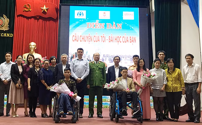 Participants at the forum.