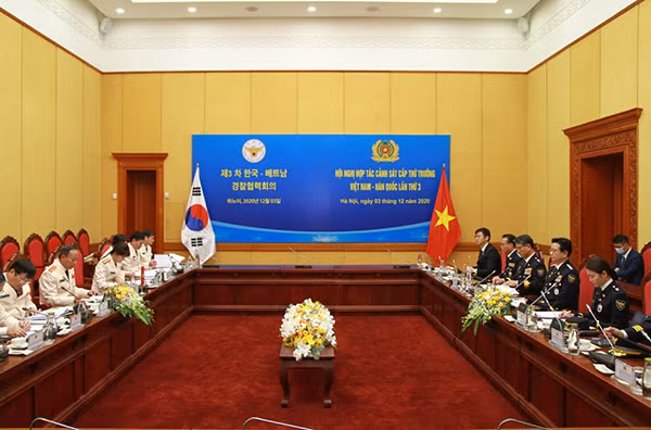 The two delegation at the 3rd Deputy-Ministerial level Conference on Police Cooperation. The two delegation at the 3rd Deputy-Ministerial level Conference on Police Cooperation.